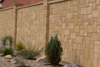 Betonový zdicí kámen PresBeton CRASH BLOCK snížený s otvory HX 4/9/RO okrová
