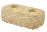 Jednovrstvá betonová skladebná dlažba Beton Brož History Nízký kámen (obrubník / palisáda) okrová